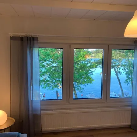 Vitteludd Seaside Houtskaer Daire *